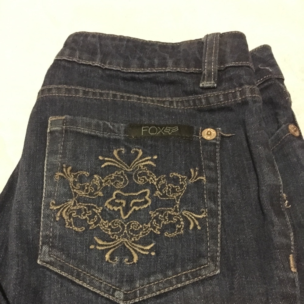 Fox “Mom jeans”